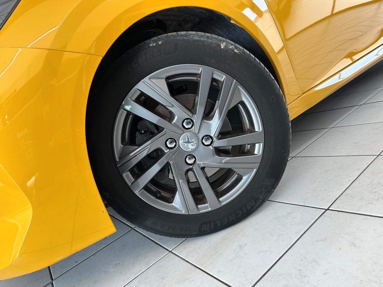 Peugeot 208 1.5 bluehdi Active Pack s -IVA ESPOSTA