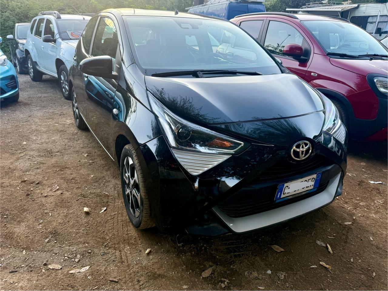 Toyota Aygo Connect 1.0 VVT-i 72 CV 5 porte x-fun