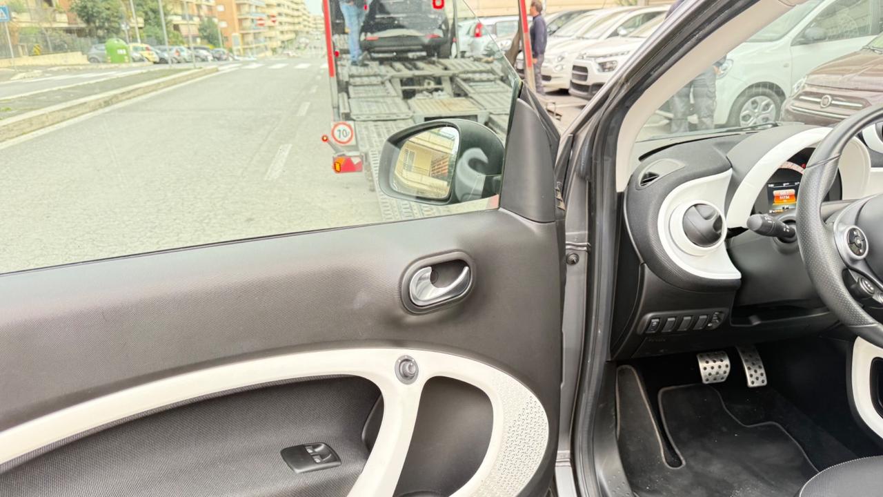 Smart ForTwo 70 1.0 twinamic cabrio Passion LED PDC BLUETOOTH CERCHI 16 PACK SPORT PDC