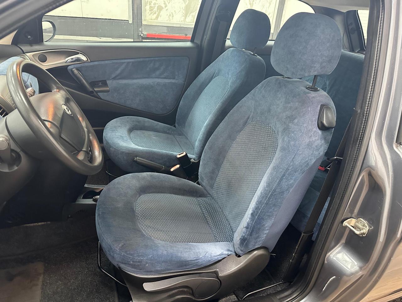 Lancia Ypsilon 1.2 60cv NEOPATENTATI