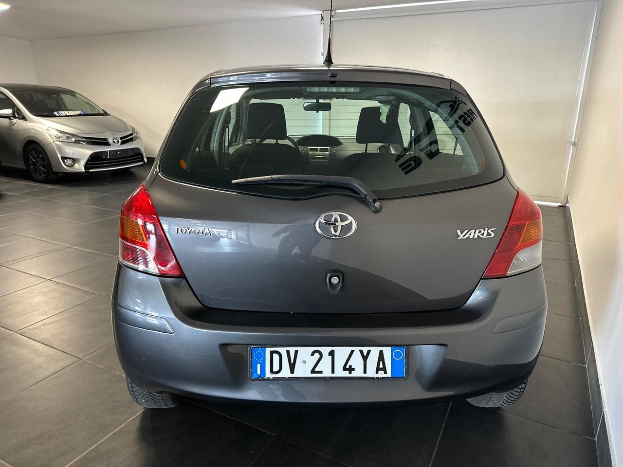 TOYOTA YARIS 1.0 NEOPATENTATI 69CV GARANZIA