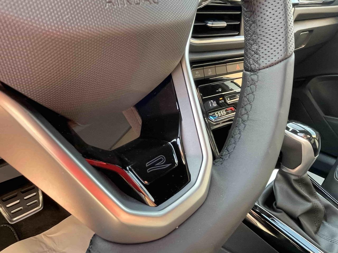 Volkswagen T-Roc 1.5 TSI ACT DSG R-Line KM.0