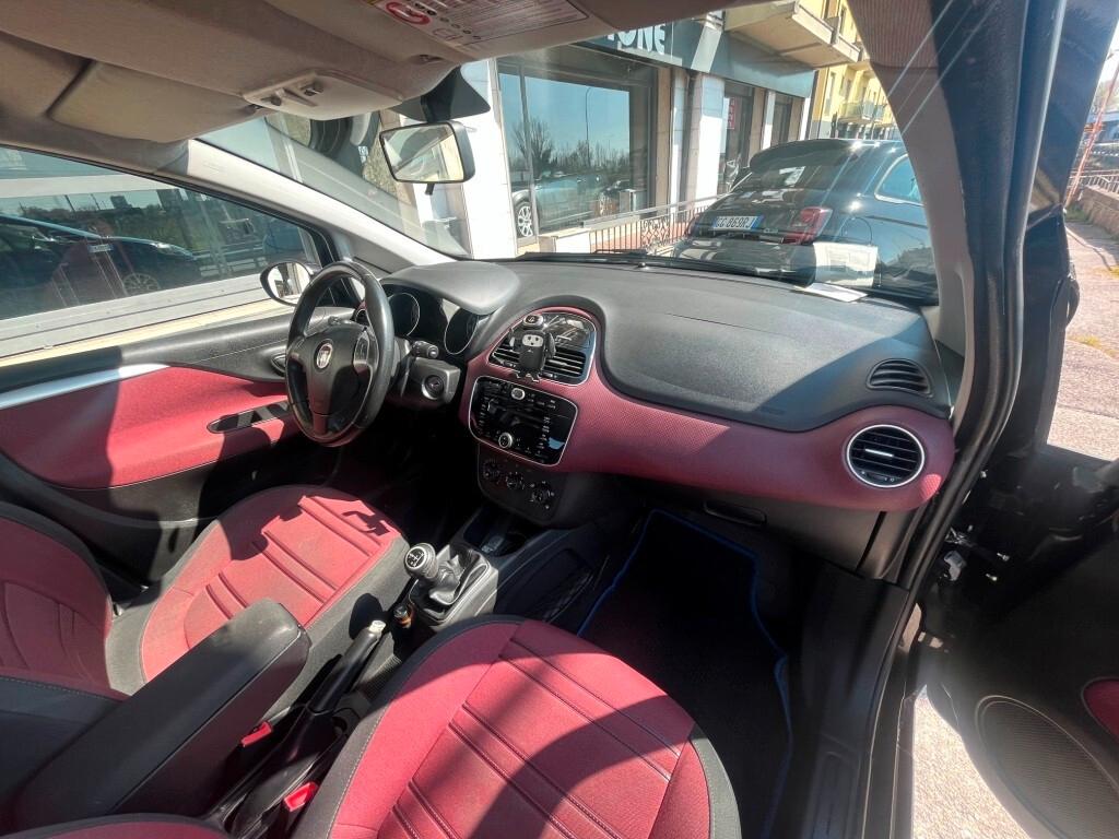 Fiat Punto 1.4 5 porte cambio manuale e automatico