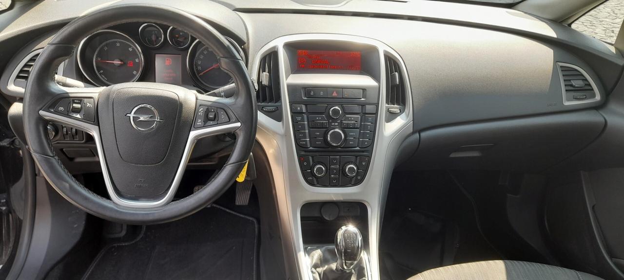 Opel Astra 1.7 CDTI 110CV 5 porte Cosmo berlina