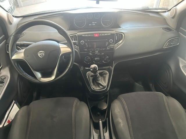 Lancia Ypsilon 1.2 69 CV 5 porte Gold