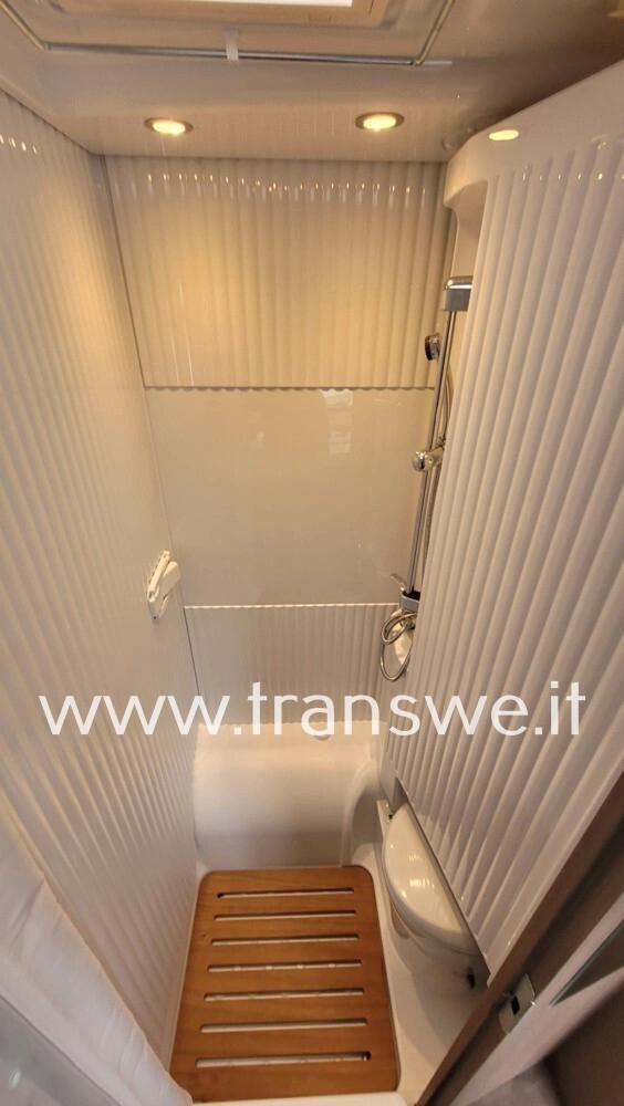 Carado V132 Semintegrale compatto