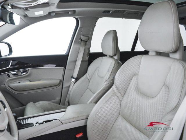 VOLVO XC90 D5 AWD Geartronic 7 posti Momentum