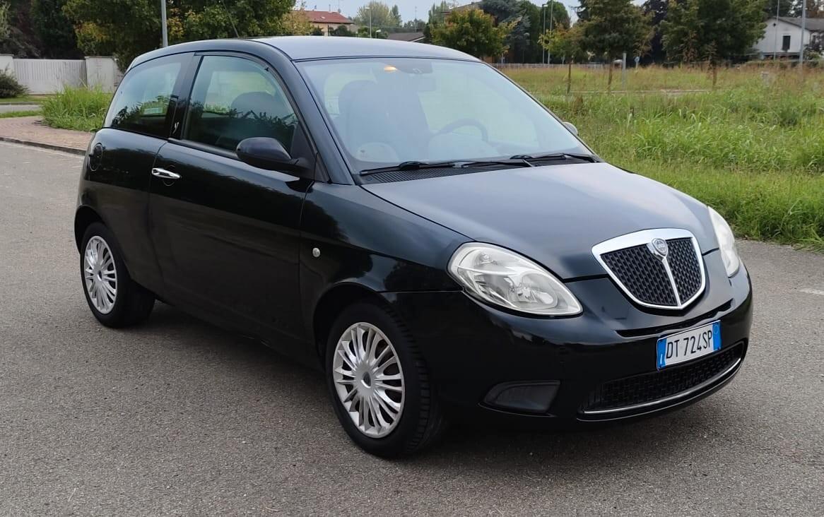 Lancia Ypsilon 1.2 Argento