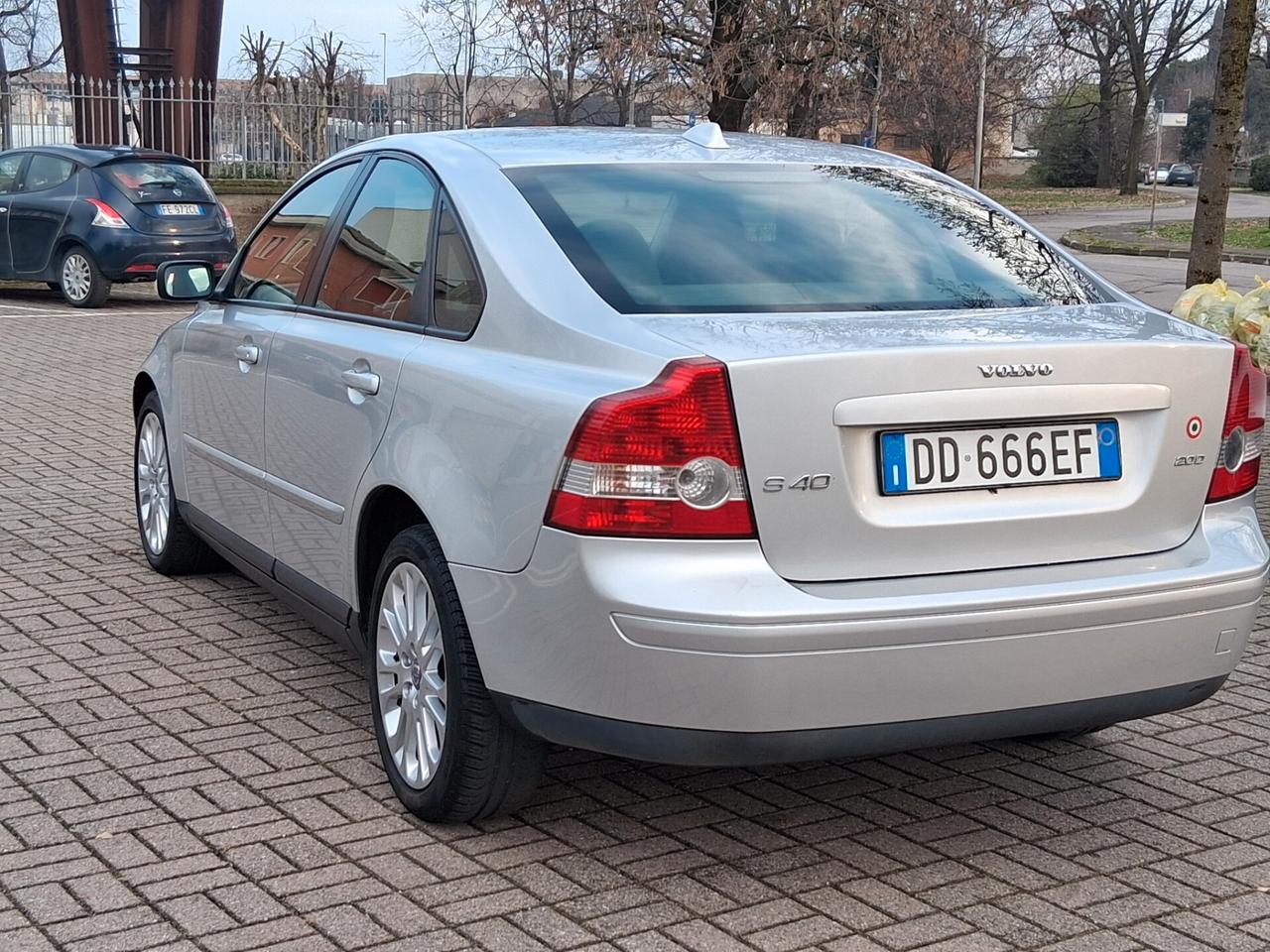 Volvo S40 2.0 D cat Summum NEOPATENTATI..CELL 320 147 1147 WUATSAPP
