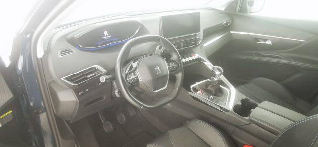 PEUGEOT 5008 BlueHDi 130 S&S Allure