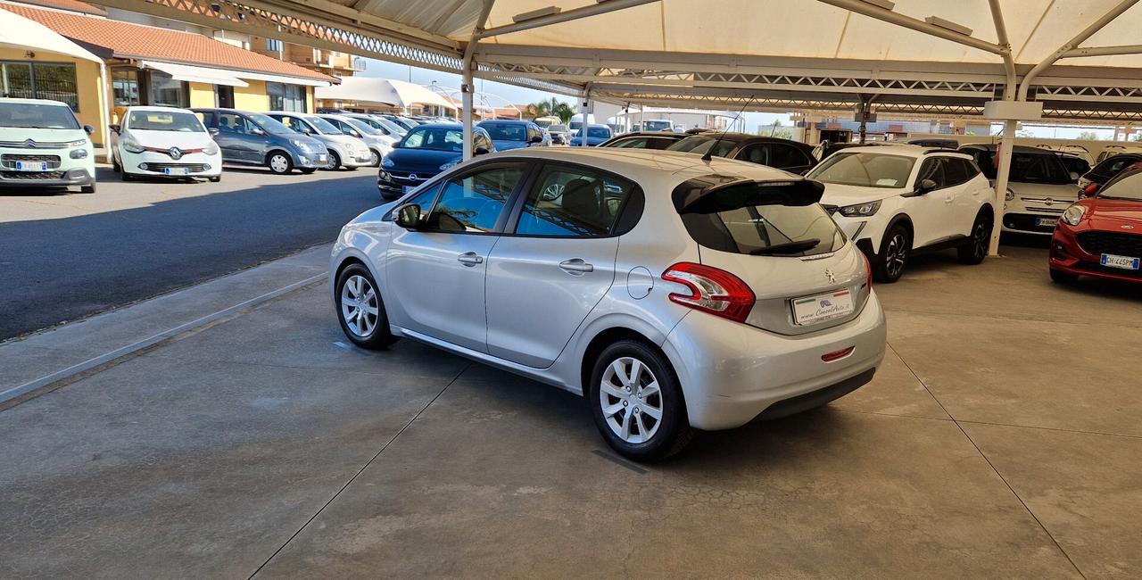 Peugeot 208 1.4 eHDi 68cv Automatica