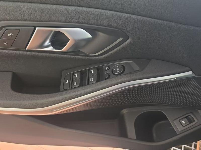BMW Serie 3 318d 48V MSport Touring auto Camera 18" Live Cockpit
