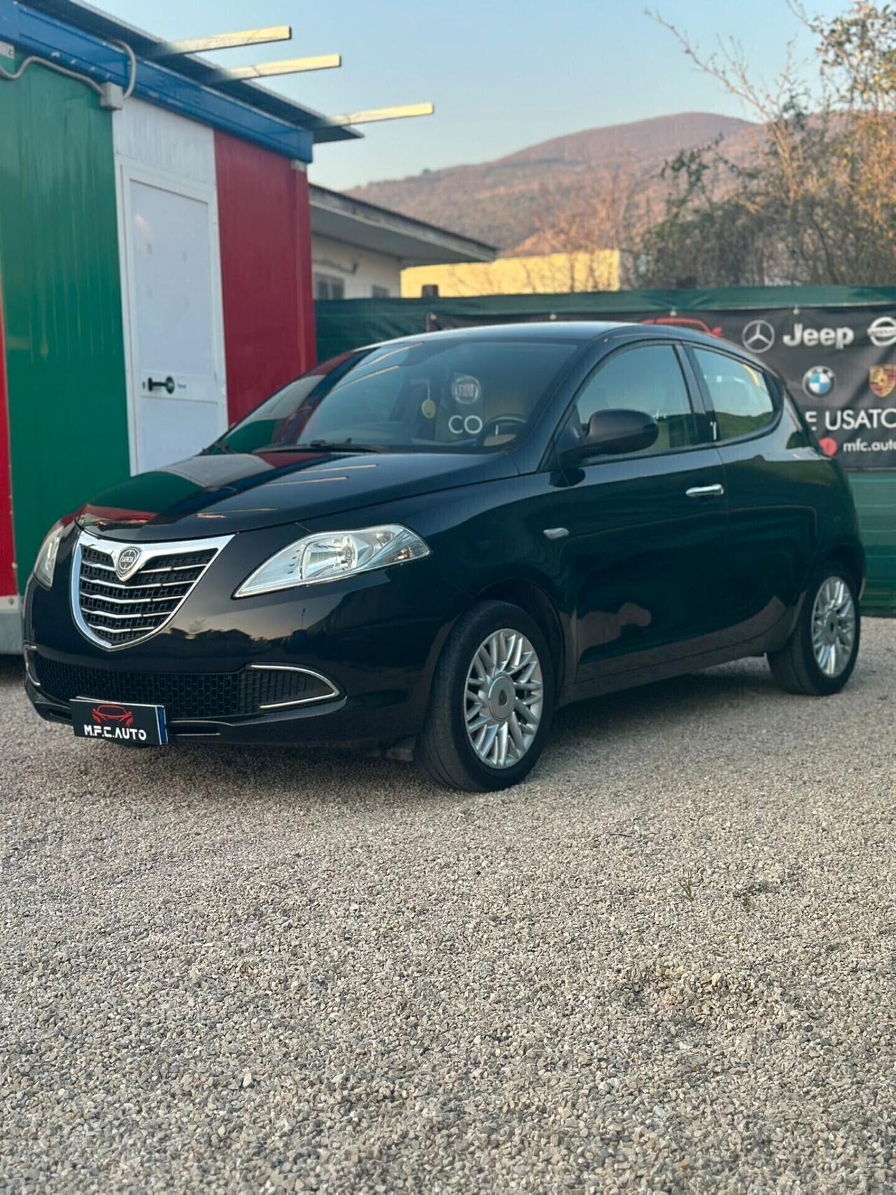 Lancia Ypsilon Platinim 2015 1.2 Gpl !!