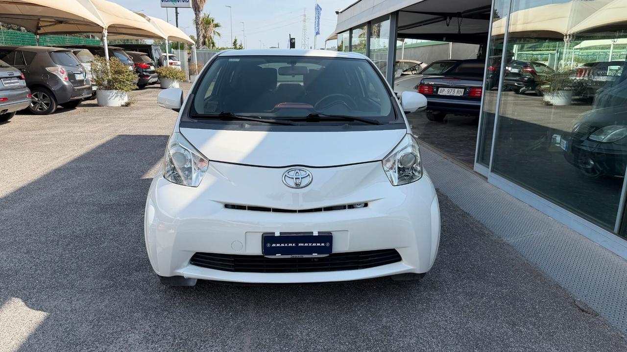 Toyota iQ 1.0 CVT Trend