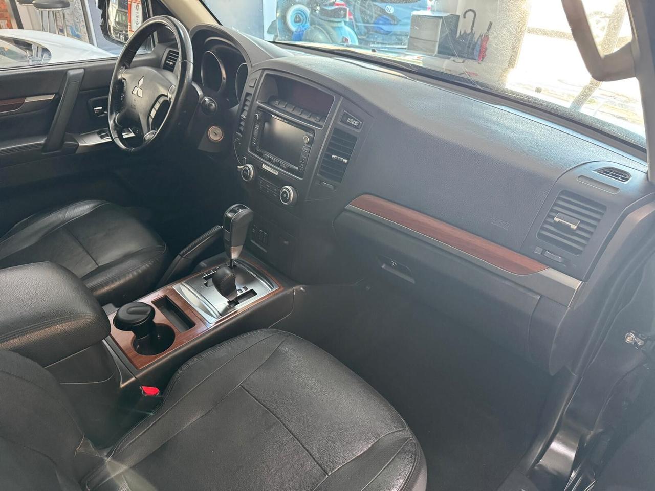 Mitsubishi Pajero 3.2 DI-D 16V 5p. Intense DPF 7 POSTI FULL OPTIONAL PERFETTO!!!