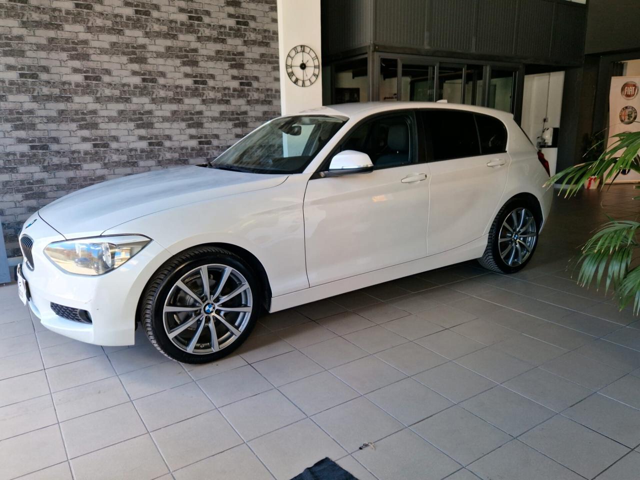 Bmw 118 118d 5p. Urban