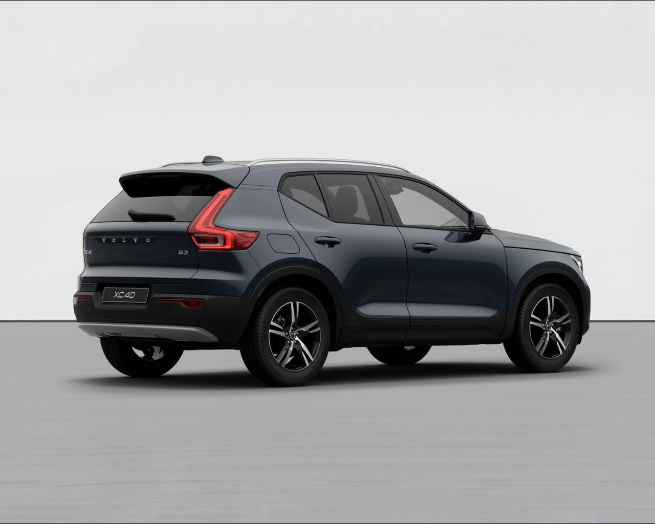 VOLVO XC40 CORE B3 AUTO PREZZO PROMO FINO A FINE MESE