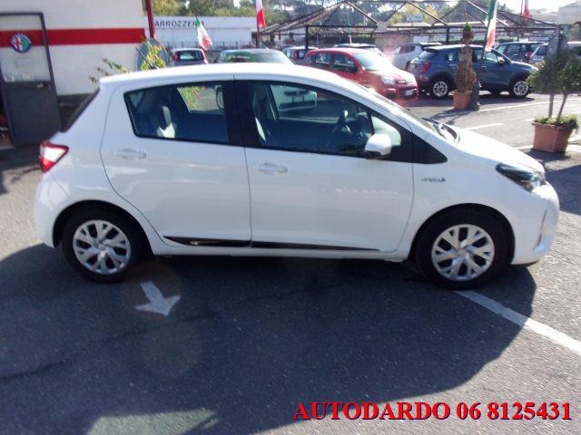 TOYOTA Yaris 1.5 Hybrid 5 porte Business