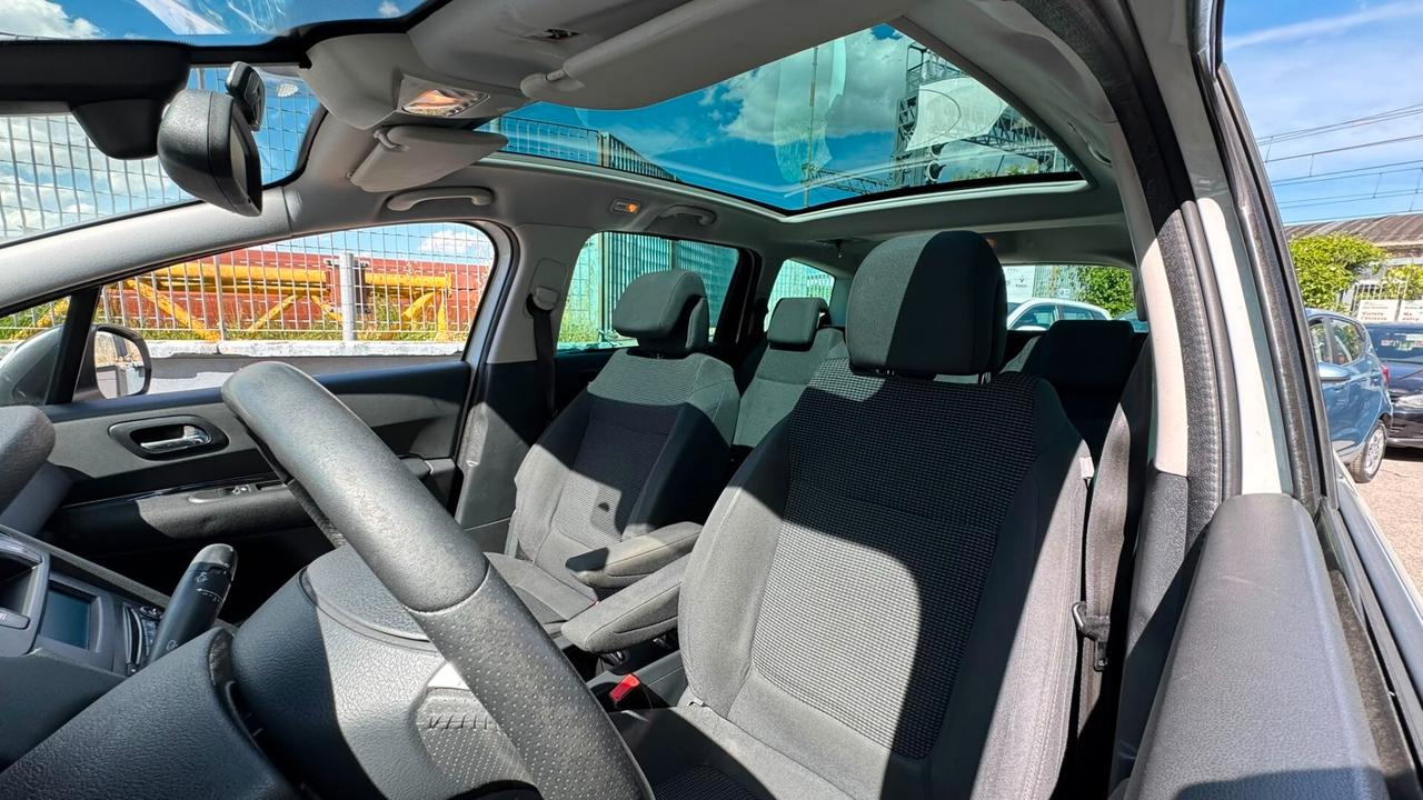 Peugeot 5008 1.6 HDi 115CV Business