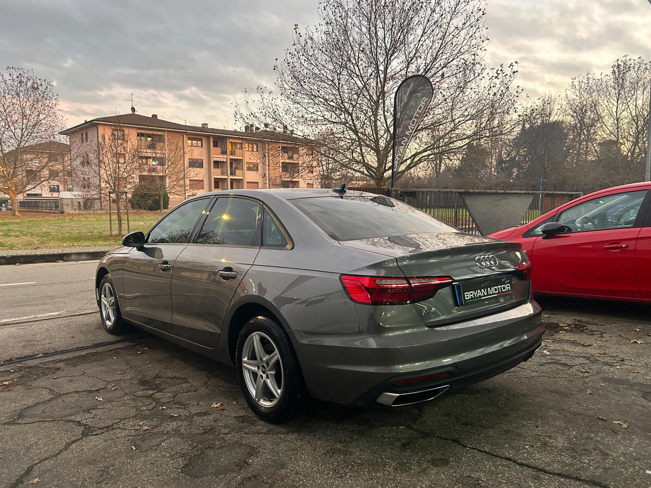 Audi A4 30 TDI/136 CV S tronic Business Advanced