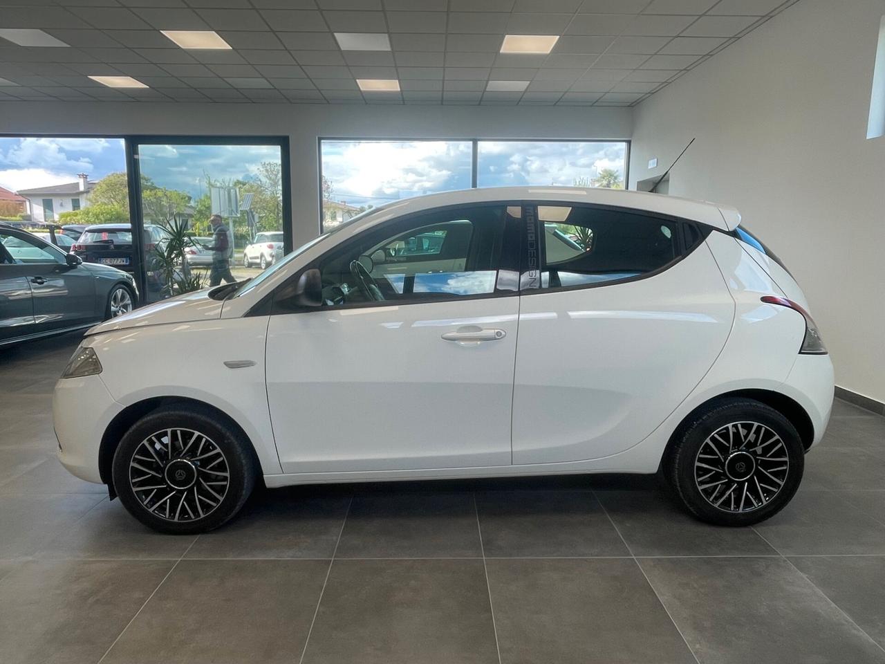 Lancia Ypsilon 1.2 69 CV 5 porte GPL Ecochic S Momodesign