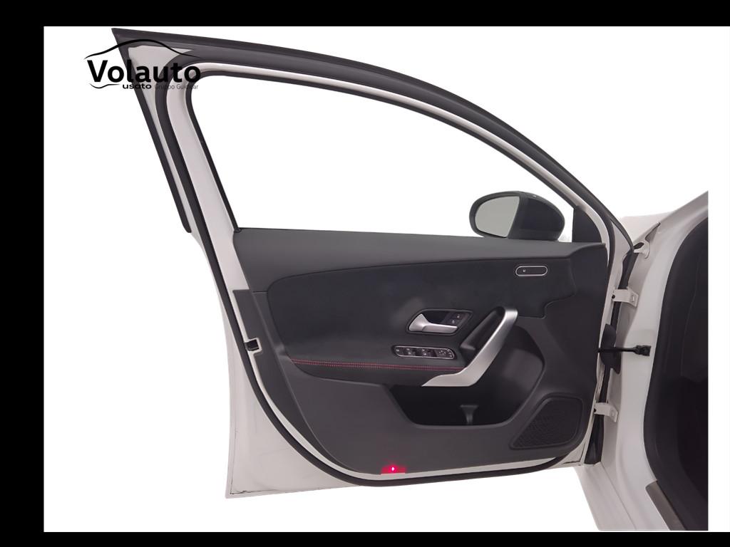 Mercedes-Benz Classe A - W177 2018 - A 180 d Premium auto