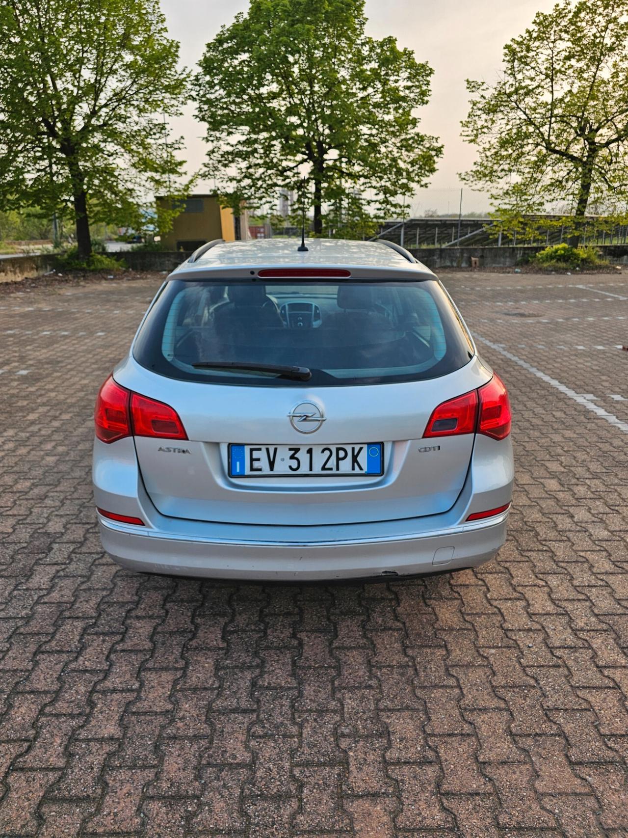 Opel Astra 1.7 CDTI 110CV Sports Tourer Cosmo
