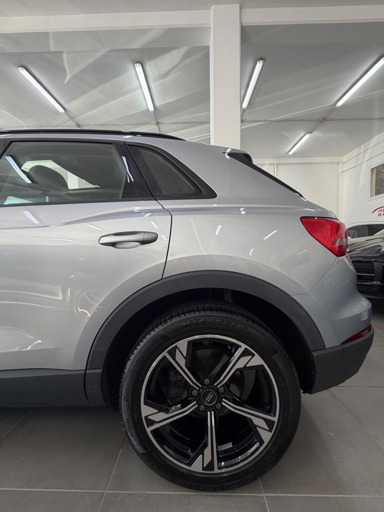 Audi Q3 35 TDI S tronic TETTO apribile FINANZIABILE