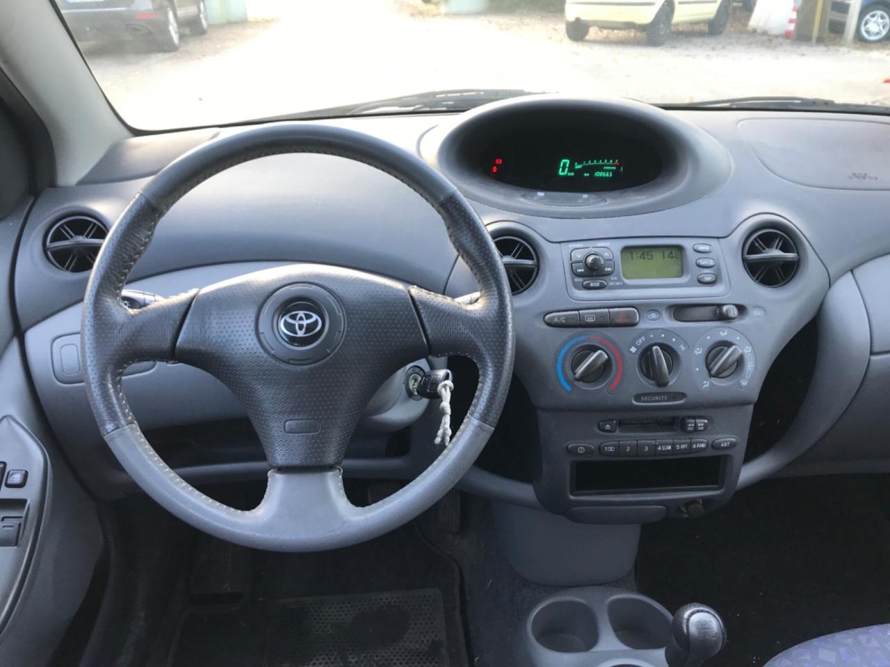 Toyota Yaris 1.3i 16V cat 5 porte Luna