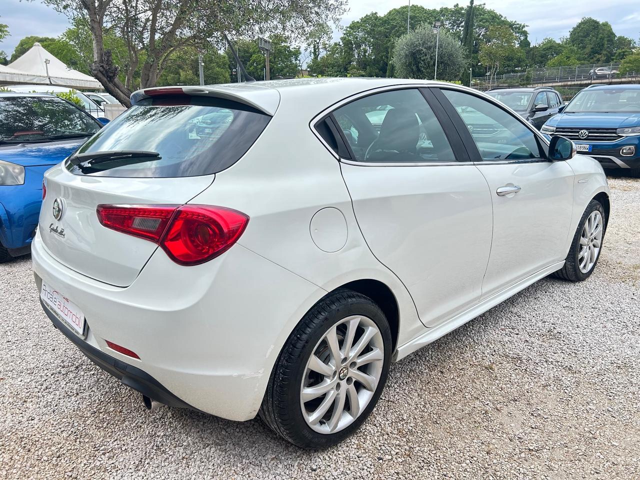 Alfa Romeo Giulietta 2.0 JTDm-2 Distinctive