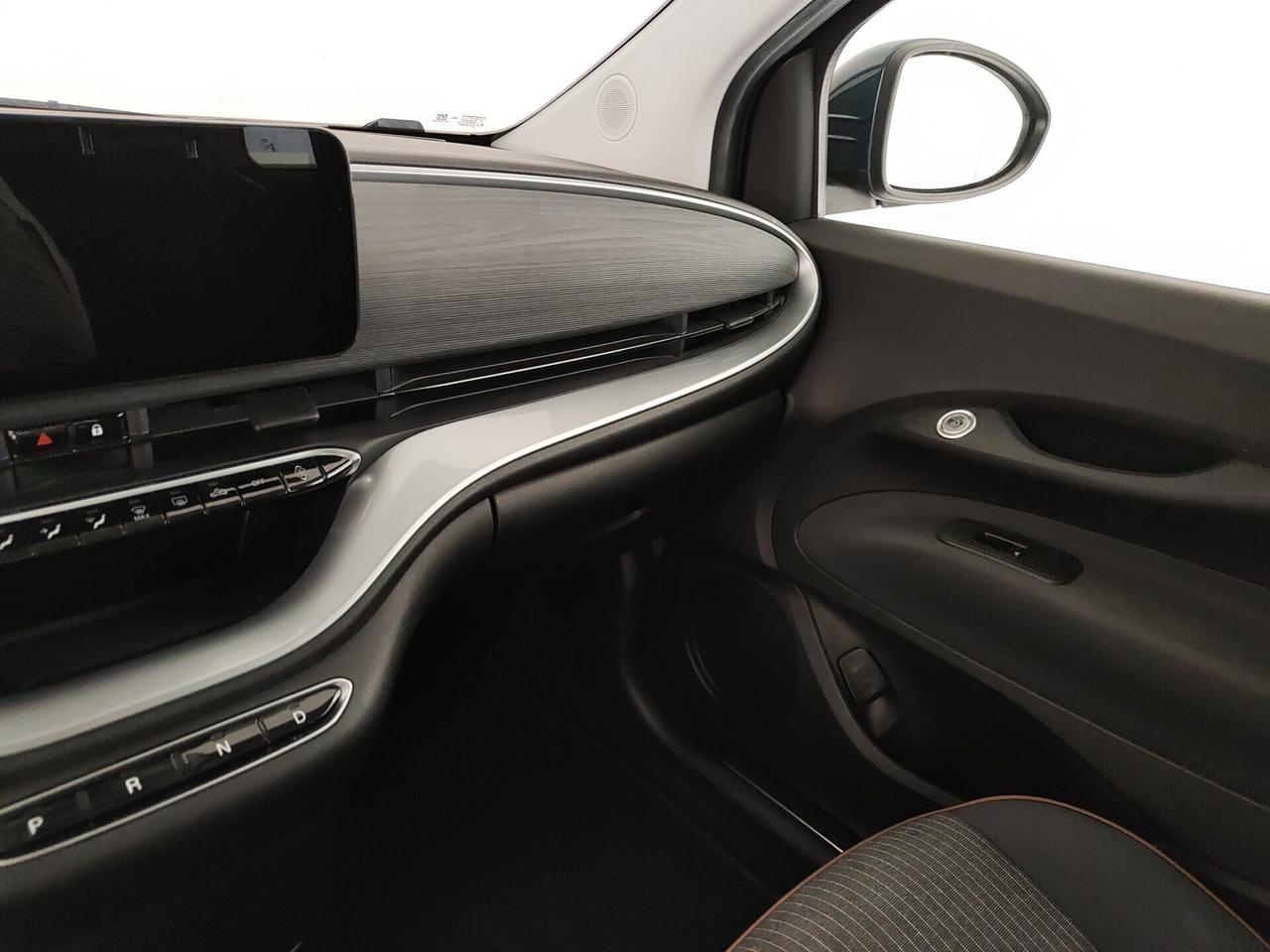 Fiat 500e Berlina 42 kWh La Prima