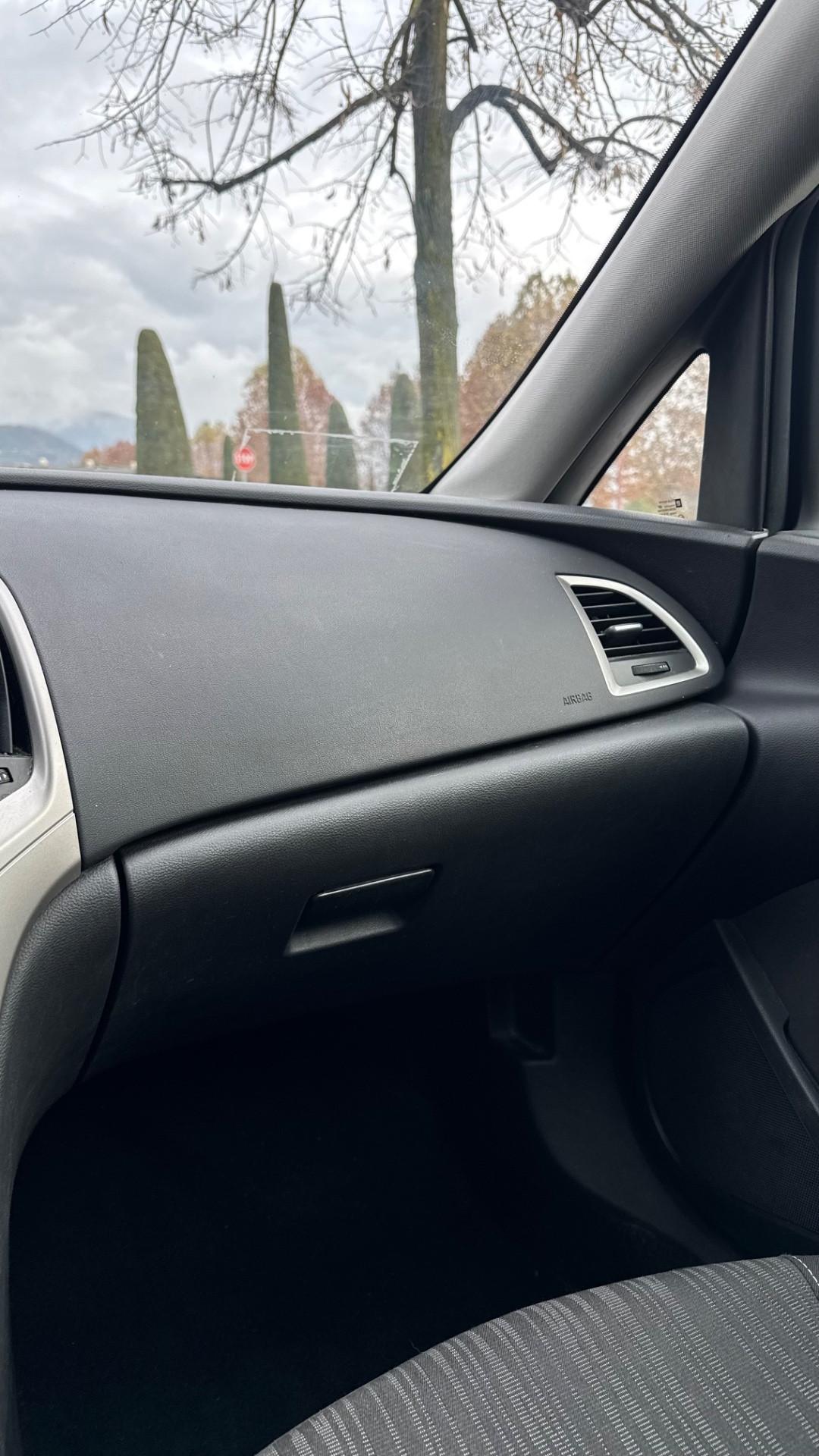 Opel Astra 1.4 – 2012 adatta a neopatentati