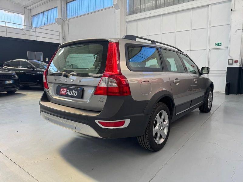 Volvo XC70 XC70 2.4 d5 Momentum awd 185cv