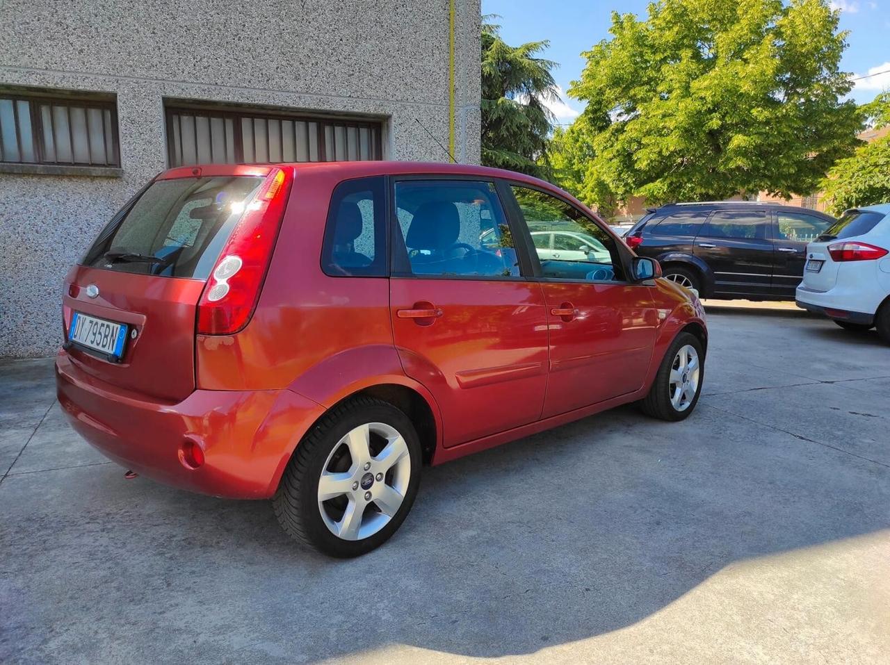Ford Fiesta 1.2 16V 5p. Ghia