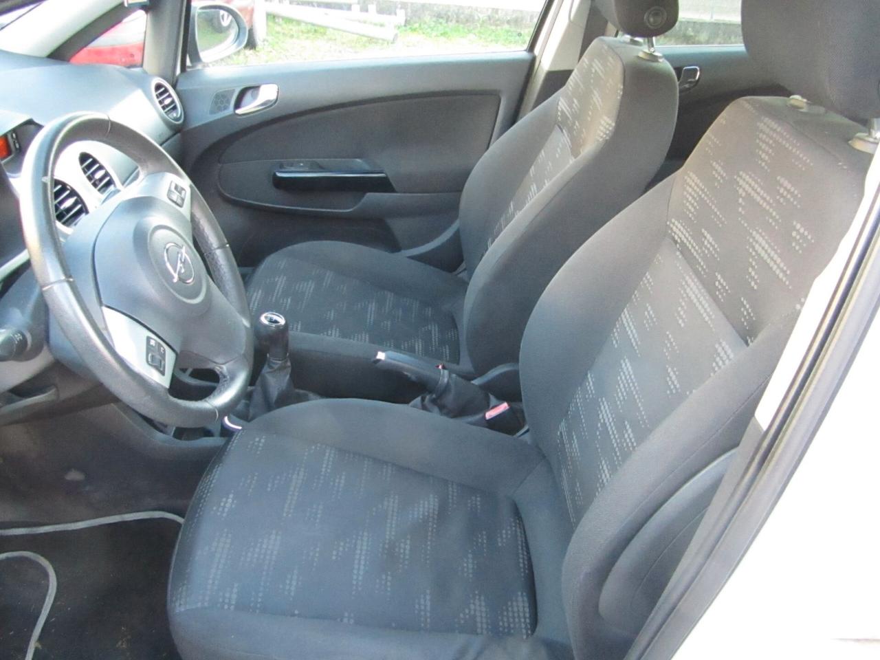 Opel Corsa 1.2 bz 16V 5 p. frizione nuova