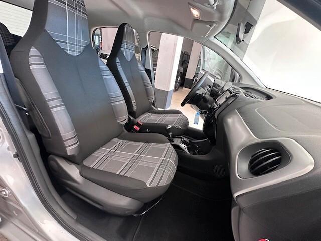 Peugeot 108 VTi 68 ETG 5 porte ALLURE AUTOMATICA