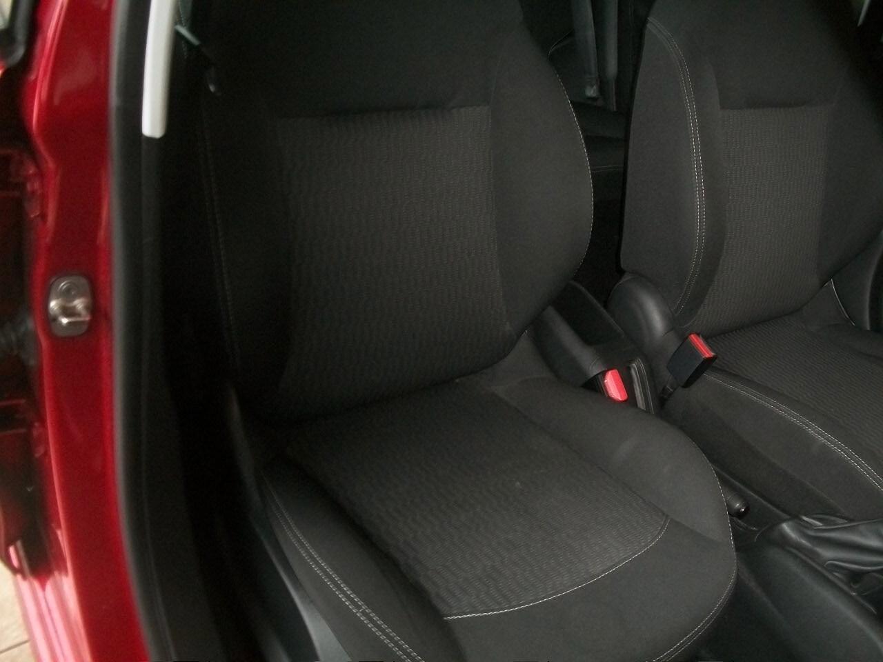 Peugeot 208 PureTech 82 5 porte Active riferimento fp836 CC 1199 EURO 06 KM 62940 TALIANDATI CON NAVI E SEDILI RISCALDATI GARANZIA UN ANNO SI NEOPATENTATI