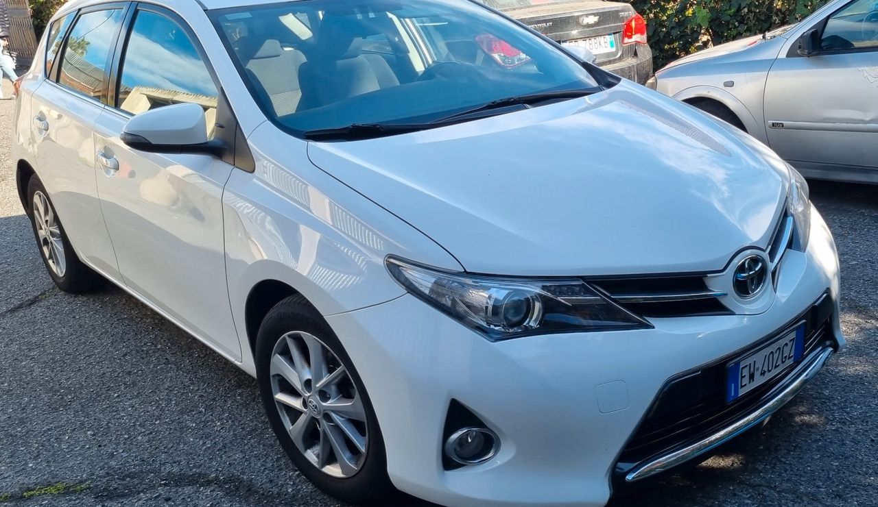 Toyota Auris 1.4 D4D Lounge 2014