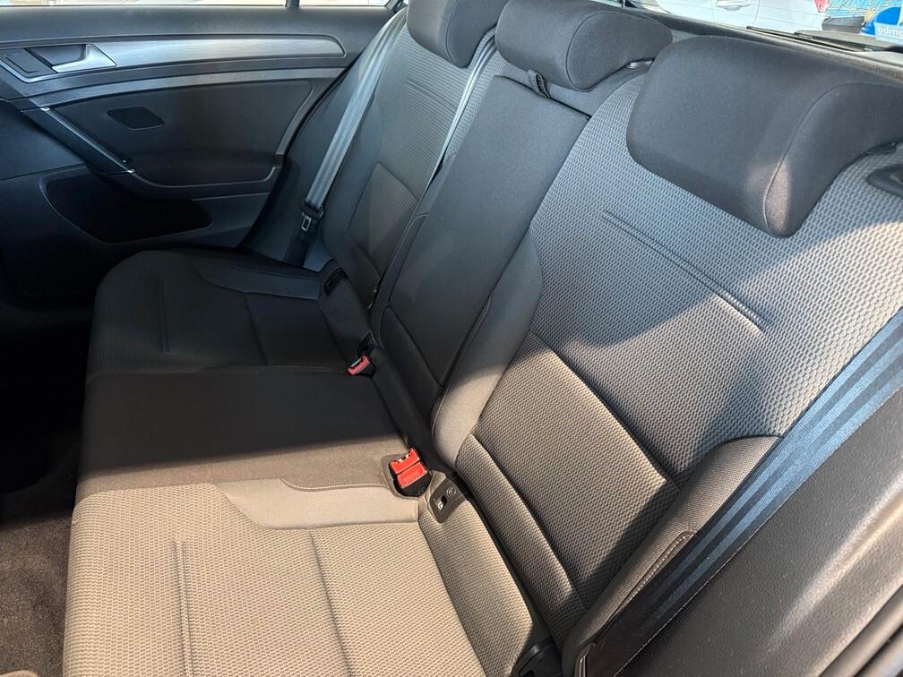 Volkswagen Golf VII 5p 1.6 tdi Business 115cv dsg Navi App Conn 16" Neopat