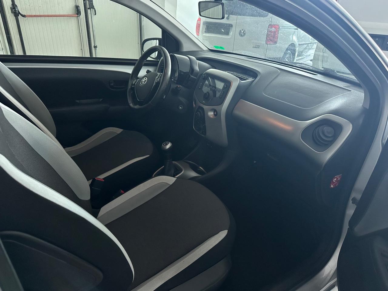 Toyota Aygo 1.0 VVT-i 69 CV 3 porte x-cool