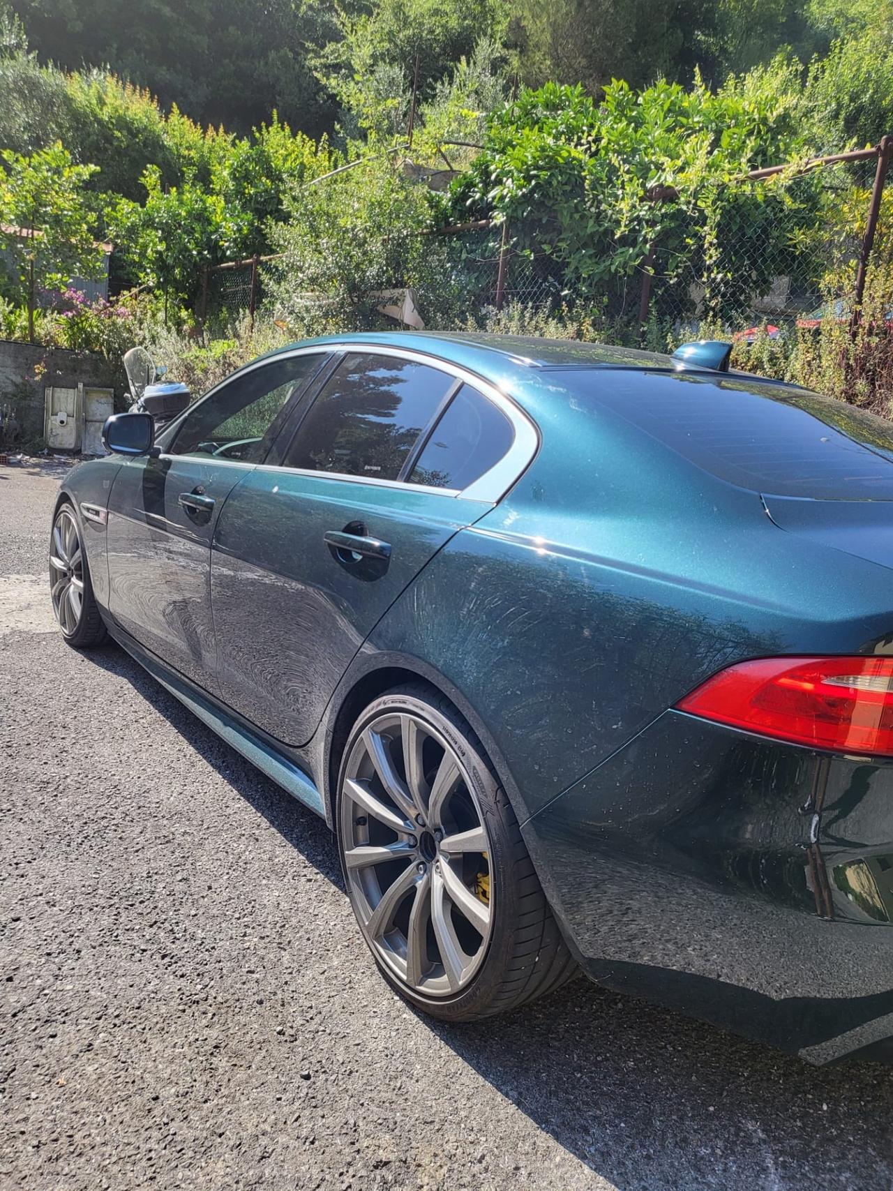 Jaguar XE 2.0 D Turbo R-Sport