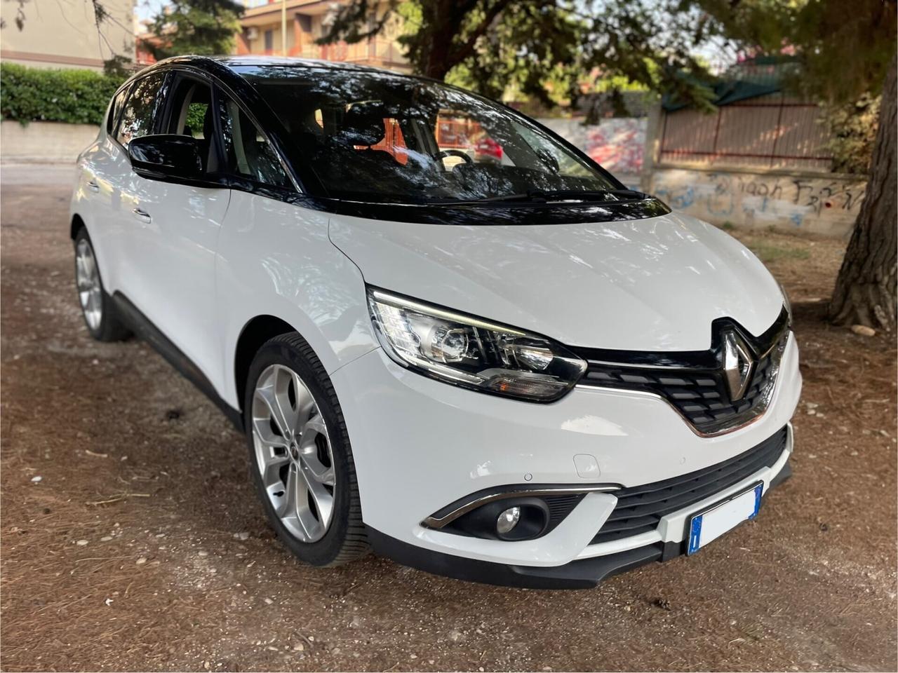 Renault Scenic dCi 8V 110 CV EDC Intens