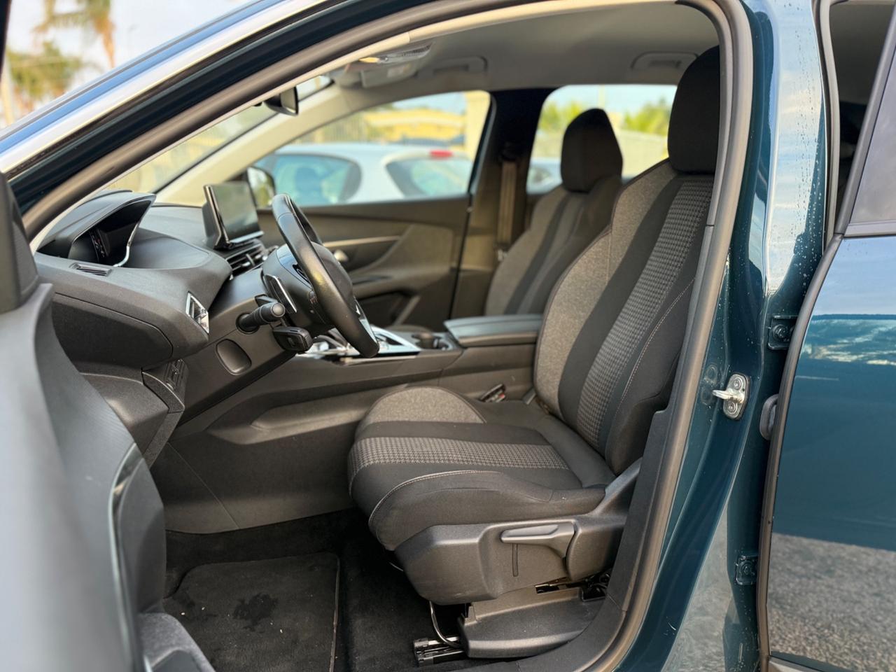 Peugeot 3008 1.5 HDI C/AUTOMATICO
