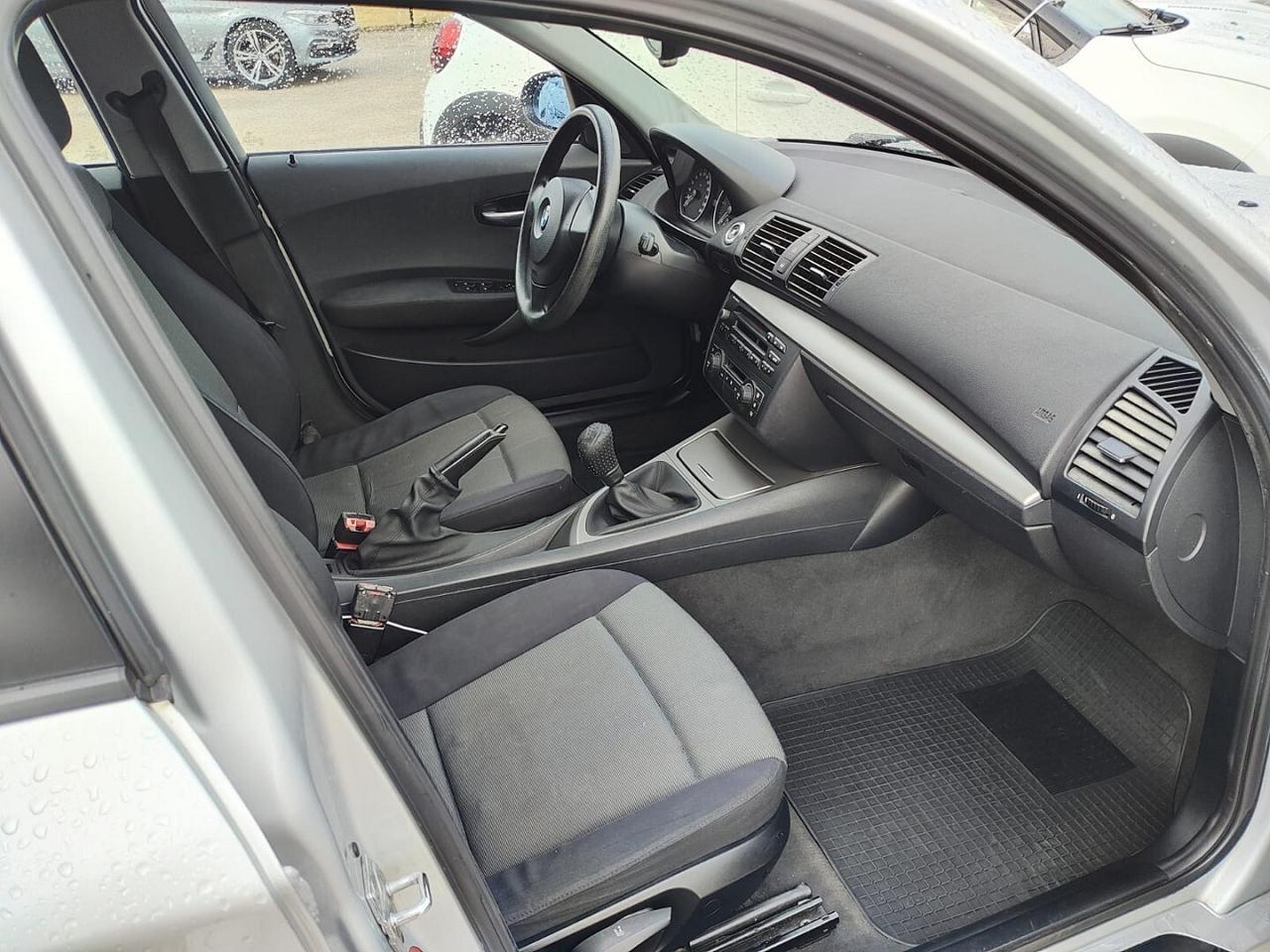 BMW SERIE 1 118D 5P Attiva