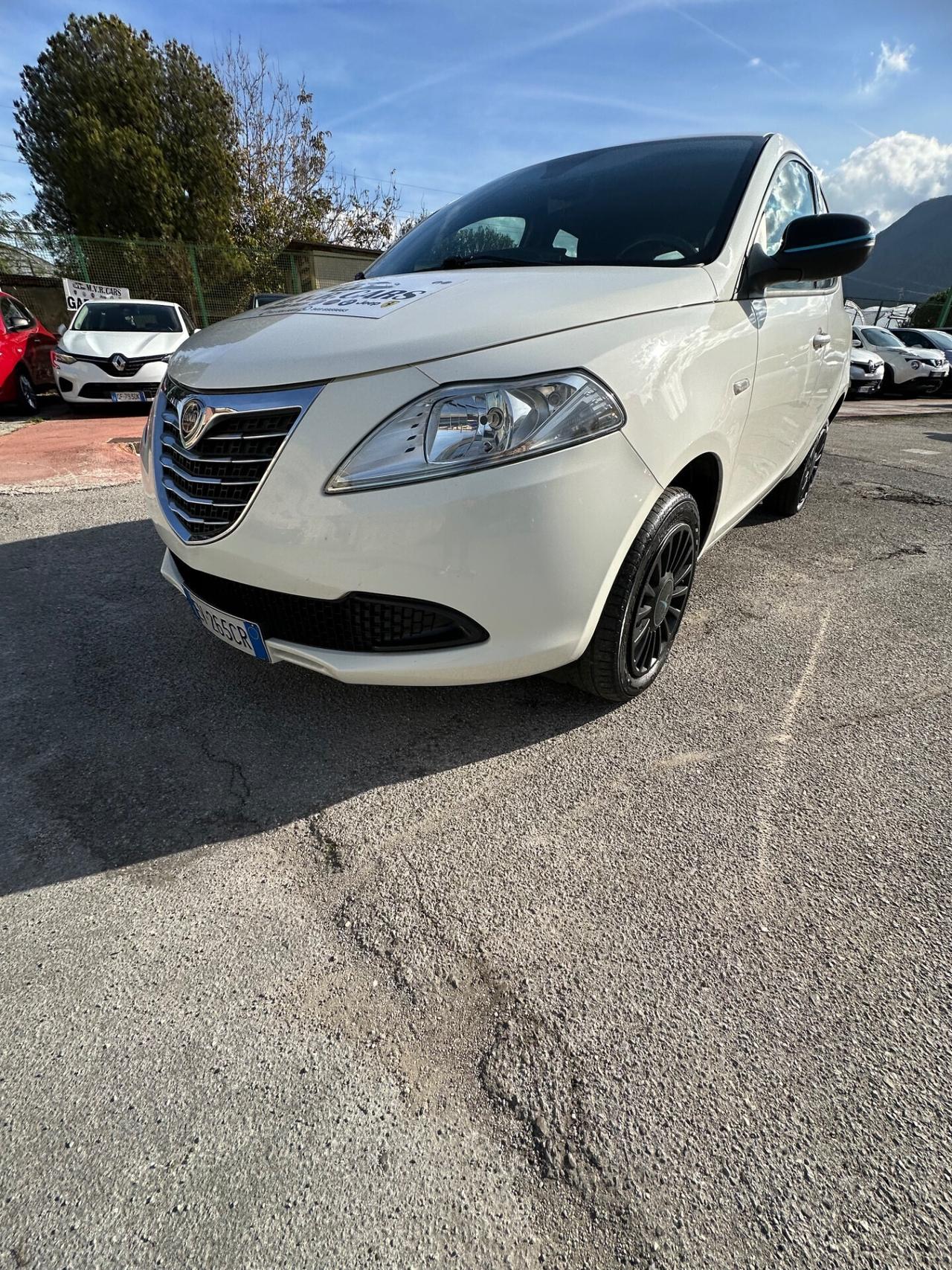 Lancia Ypsilon 0.9 TwinAir 85 CV 5 porte Metano Ecochic Gold