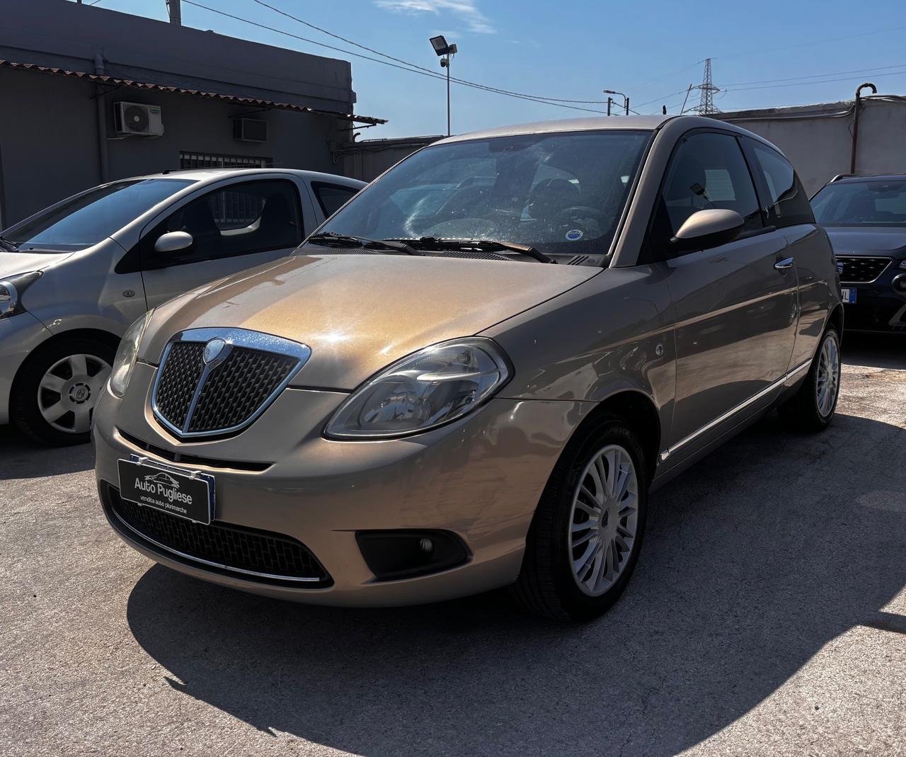 Lancia Ypsilon 1.3 MJT 90 CV Platino