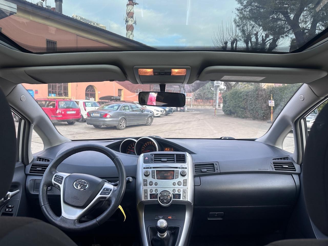 Toyota Verso 2.0 D Luxury Pack 7 posti tetto panoramico