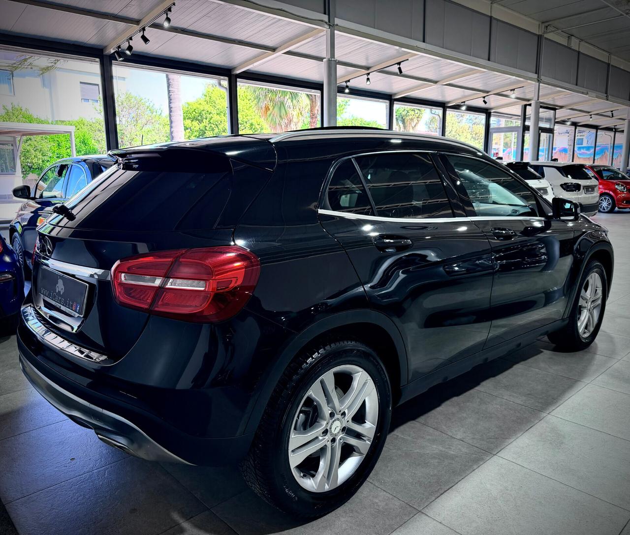 Mercedes-Benz GLA 200d 136CV Executive Tetto Apribile