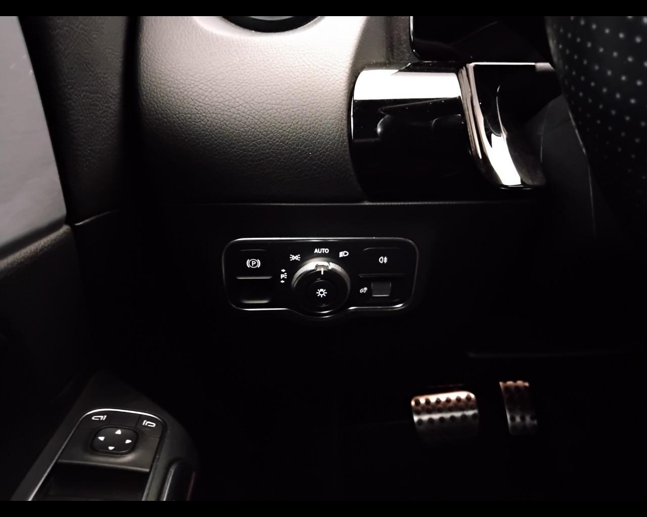 Mercedes-Benz Classe B - W247 2018 - B 180 Premium auto