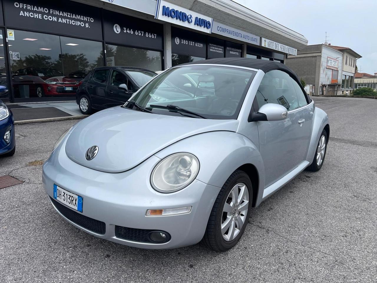 Volkswagen New Beetle 1.6 Cabrio